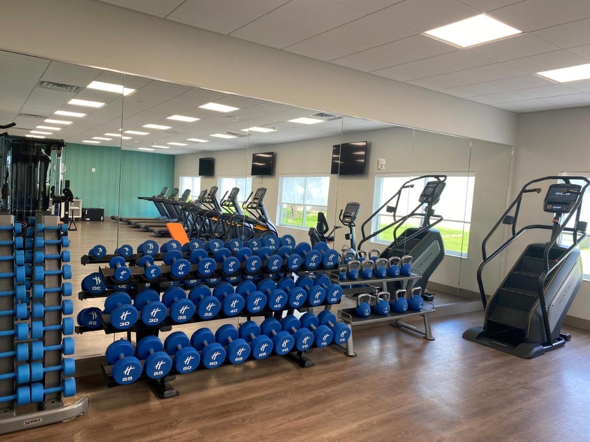 Holiday Inn Express & Suites - Madison West - Middleton By Ihg Bagian luar foto