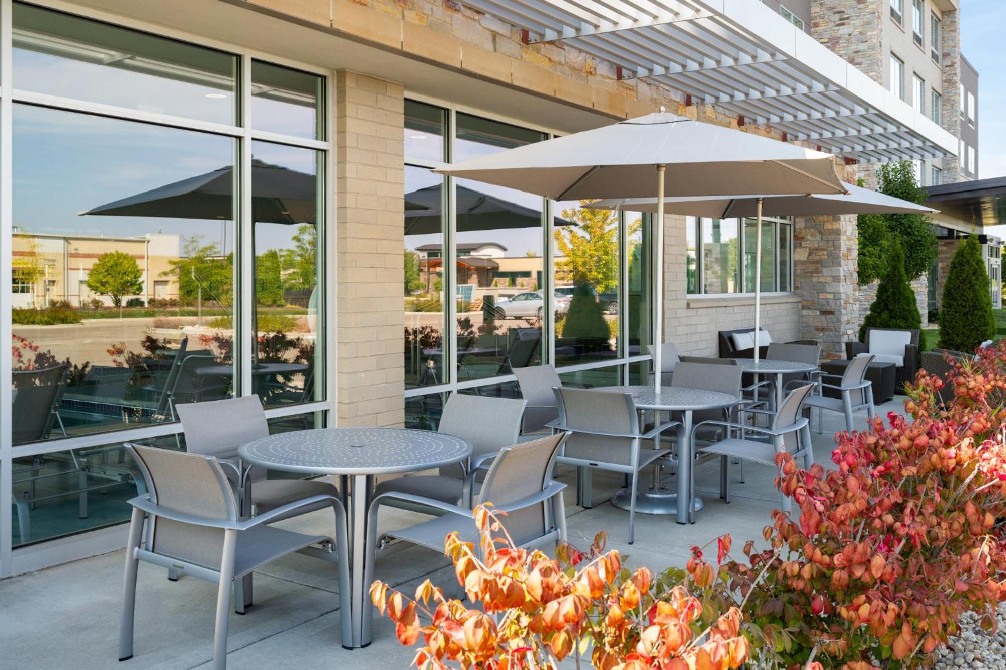 Holiday Inn Express & Suites - Madison West - Middleton By Ihg Bagian luar foto