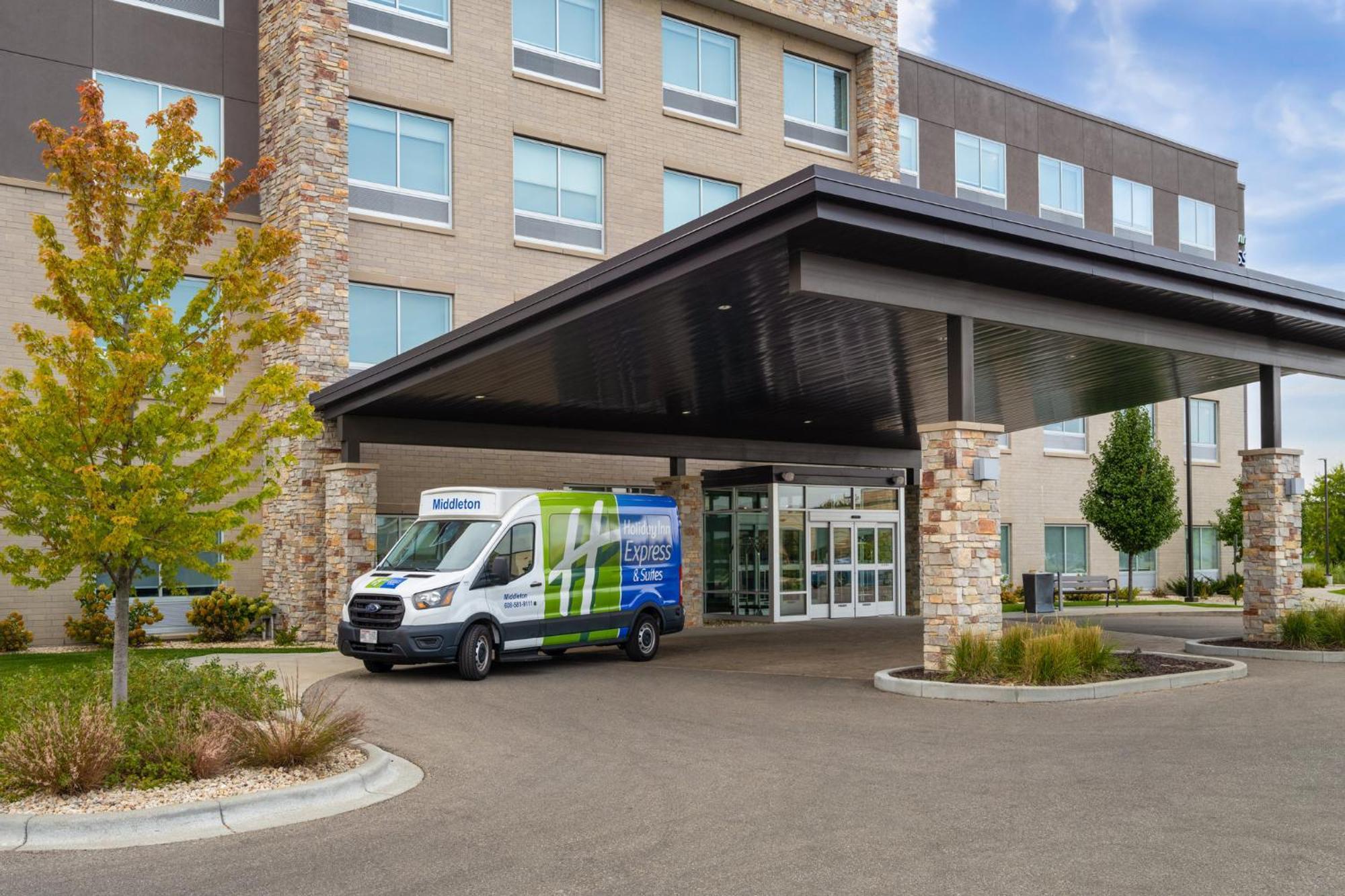 Holiday Inn Express & Suites - Madison West - Middleton By Ihg Bagian luar foto
