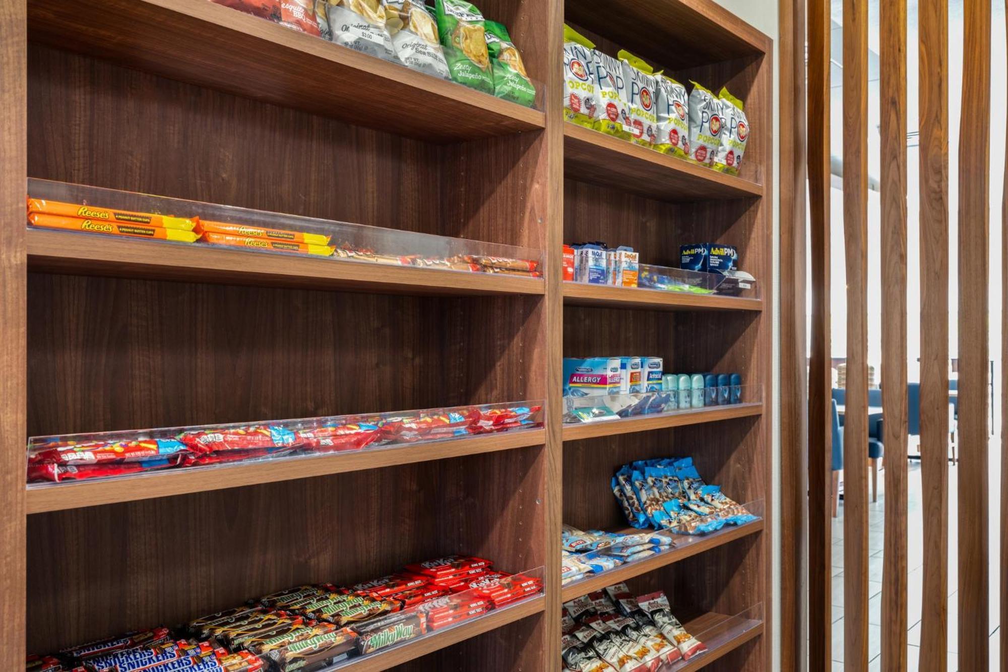 Holiday Inn Express & Suites - Madison West - Middleton By Ihg Bagian luar foto