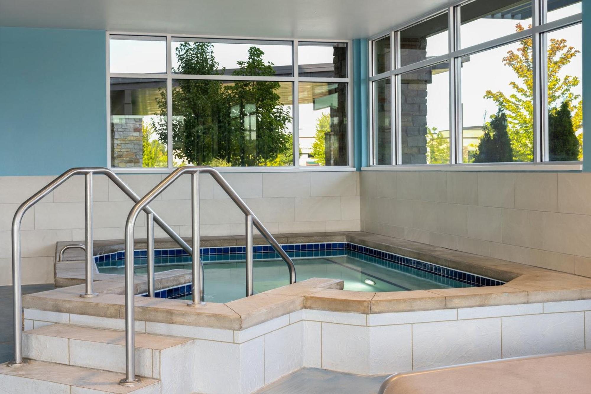 Holiday Inn Express & Suites - Madison West - Middleton By Ihg Bagian luar foto