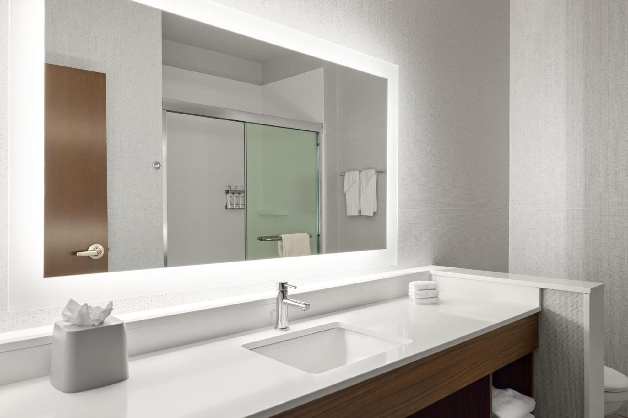 Holiday Inn Express & Suites - Madison West - Middleton By Ihg Bagian luar foto