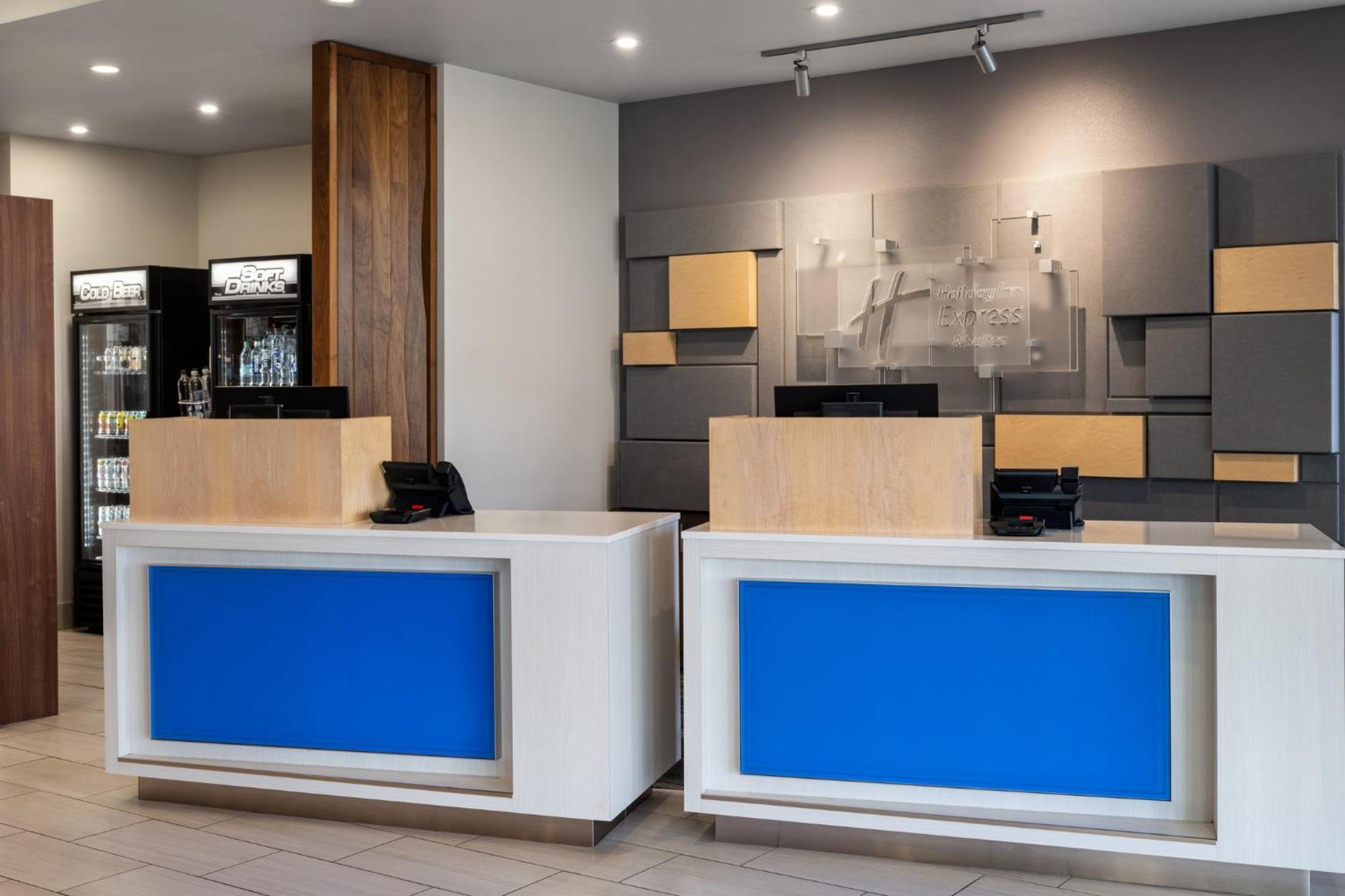 Holiday Inn Express & Suites - Madison West - Middleton By Ihg Bagian luar foto